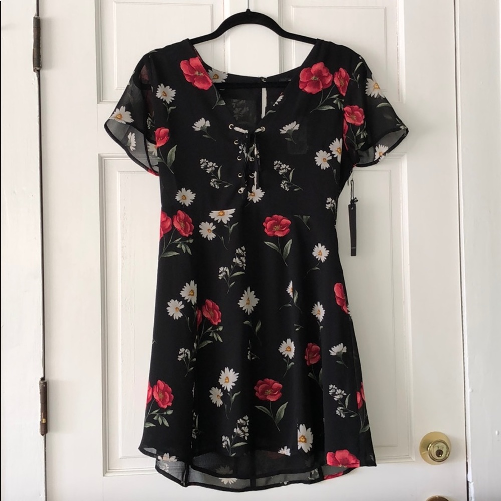 Black red and white floral Forever 21 Dress